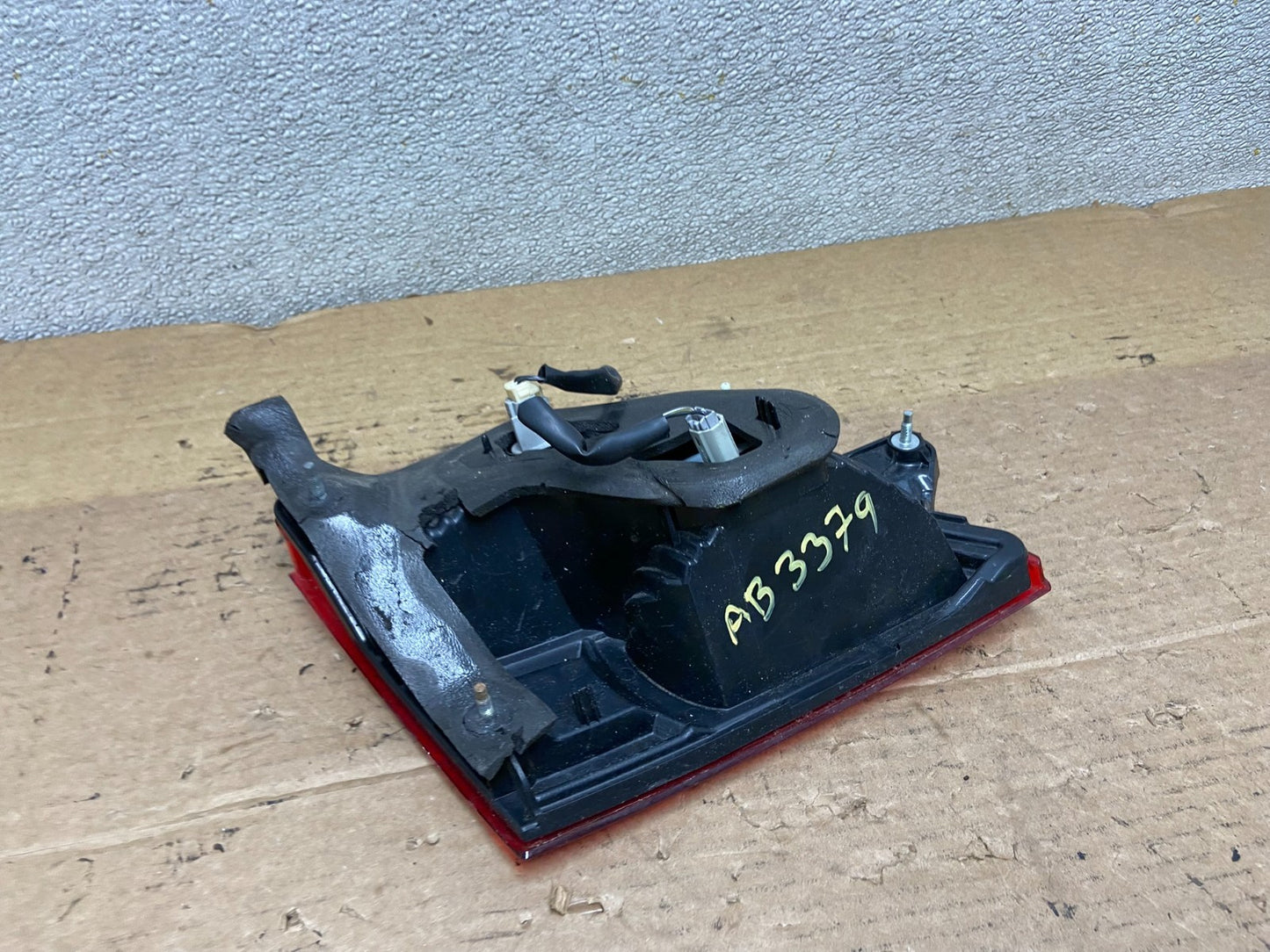 2010 - 2014 Subaru Outback Right Passenger RH Side Inner Tail Light AB3379 LK5
