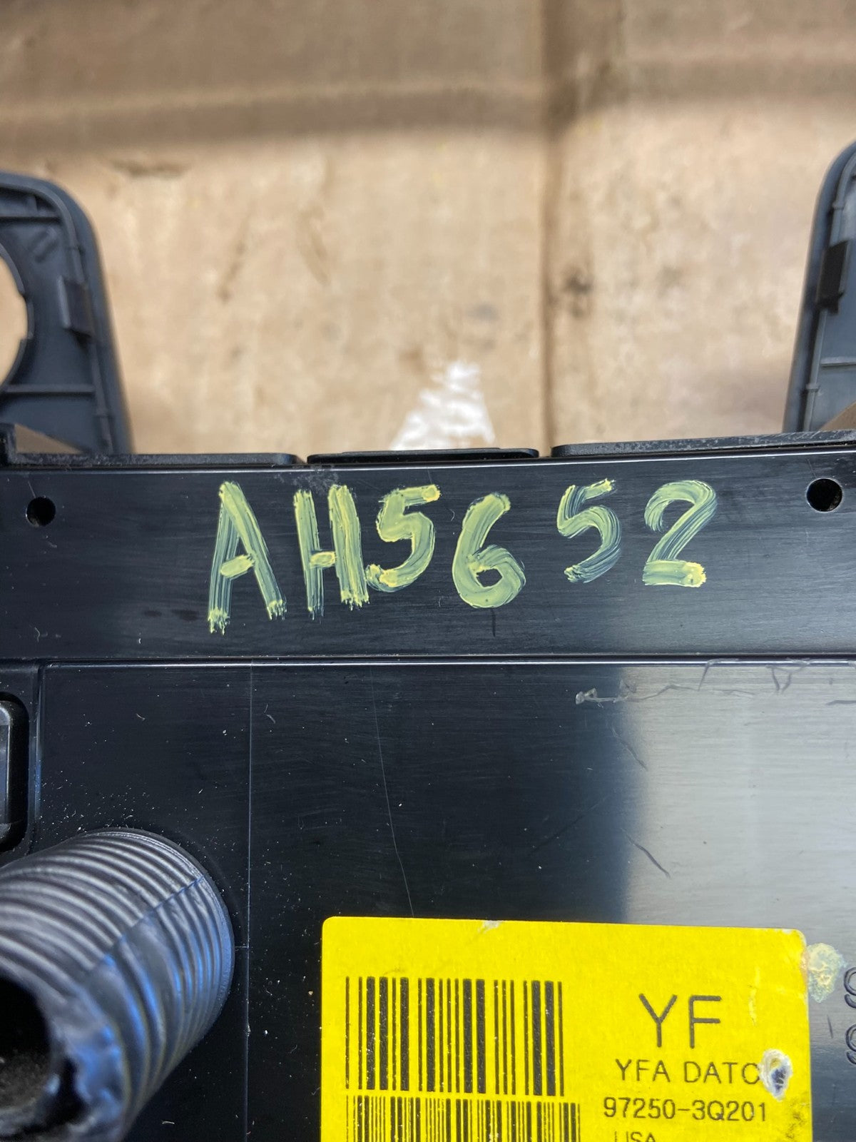 2011 - 2014 Hyundai Sonata Center Radio Climate Control Air Vent Bezel AH5652 DG5