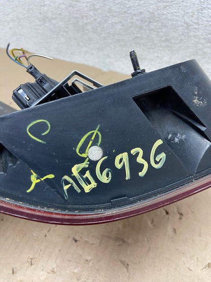 2009 to 2011 Mercedes ML350 ML-Class Right Passenger RH Tail Light AG6936 LK5