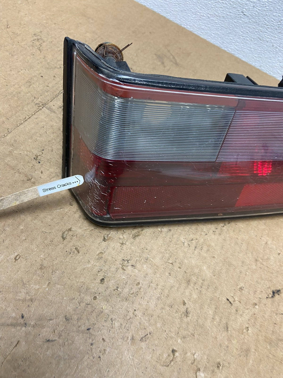 1993 to 1997 Cadillac STS Left Driver LH Side Tail Light ac3294 DG4