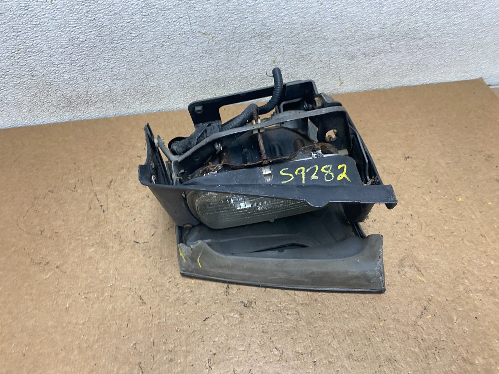 1979 to 1985 Mazda RX-7 RX7 Left Driver Lh Headlight S9282 DG8
