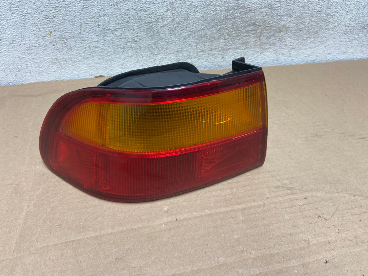 1992 to 1995 Honda Civic Left Driver LH Side Tail Light AH9349 LK0