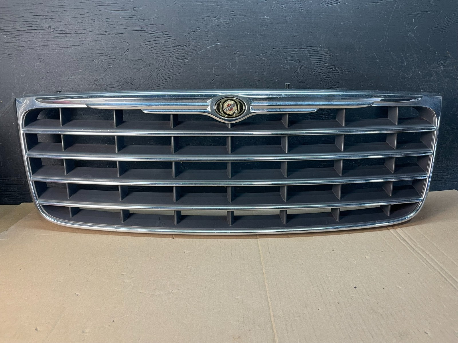 2007 2008 2009 Chrysler Aspen Front Radiator Upper Grill Grille AD8386 DG0