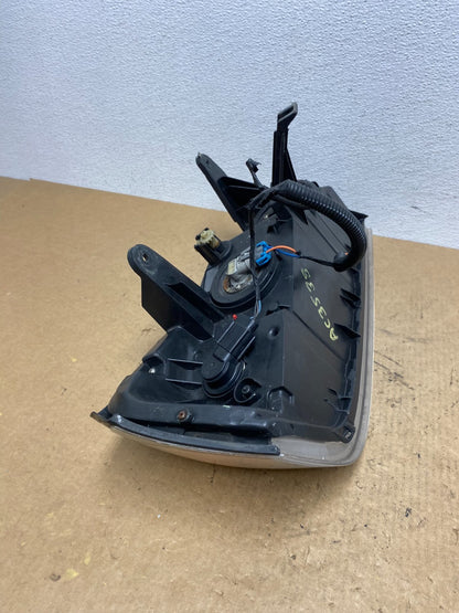 2006 to 2007 Saturn Vue Headlight Left Driver LH Side Halogen Oem AC3538 DW8
