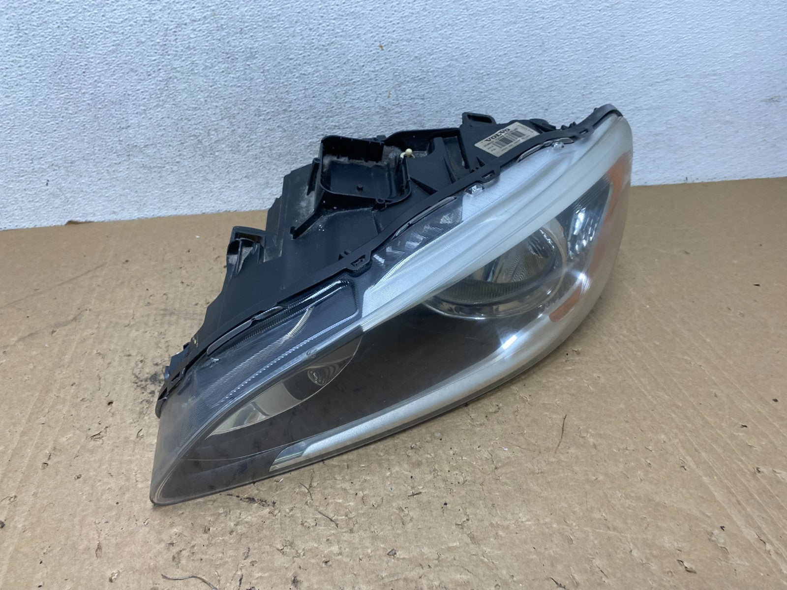 2014 to 2018 Volvo S60 Driver Left Driver LH Side Headlight AG1308 DG2