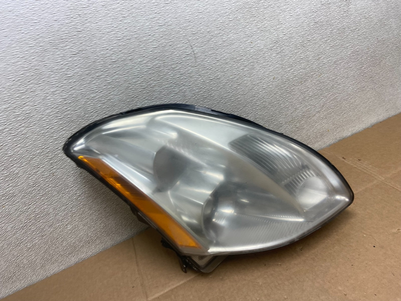 2004 2005 2006 Nissan Maxima Right Passenger Side Headlight Halogen Y8404 DW2