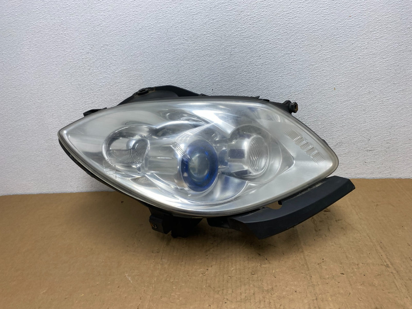 2008-2012 Buick Enclave Right Passenger Headlight Xenon Hid Two Ballast AD13280