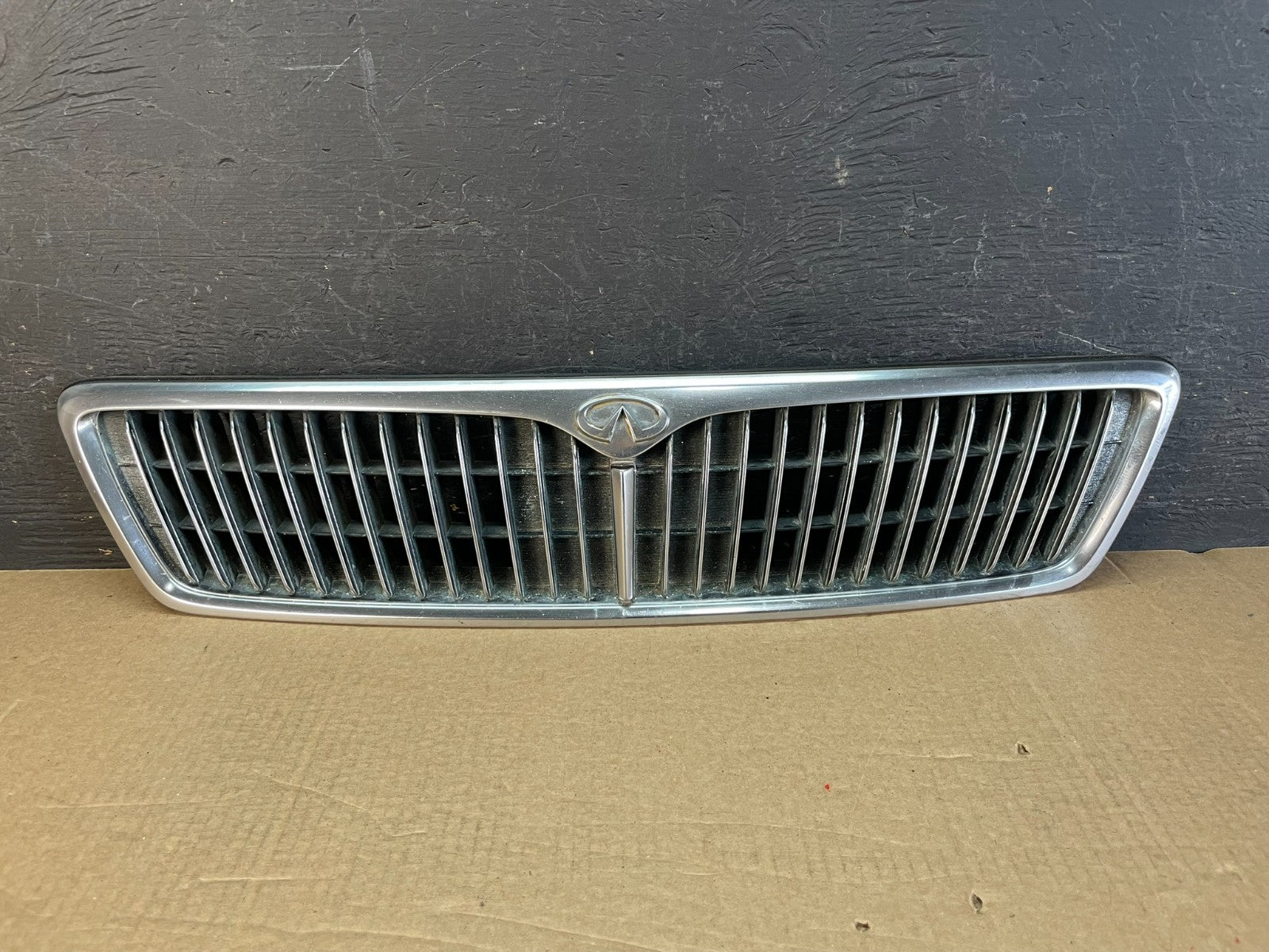 1996 to 1999 Infiniti i30 Front Upper Grill Grille AF5267 DW0