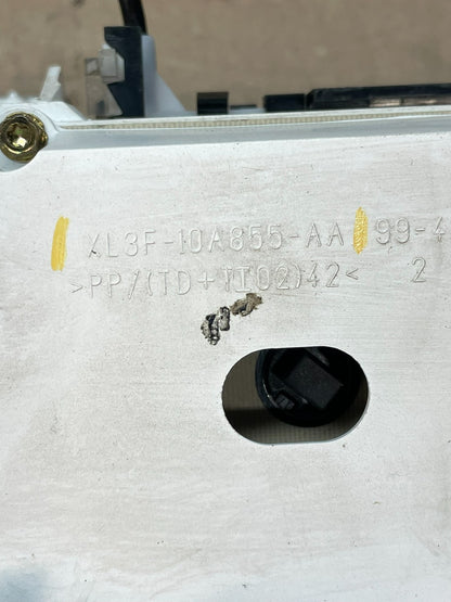 2000 2001 2002 Ford Expedition Speedometer Instrument Gauge Cluster Oe ae3359 DG9