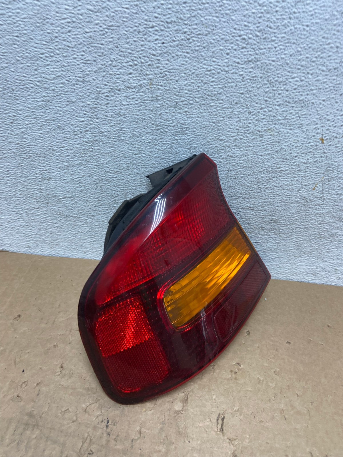 2000 to 2004 Subaru Legacy Left Driver LH Side Tail Light AG1287 LK2