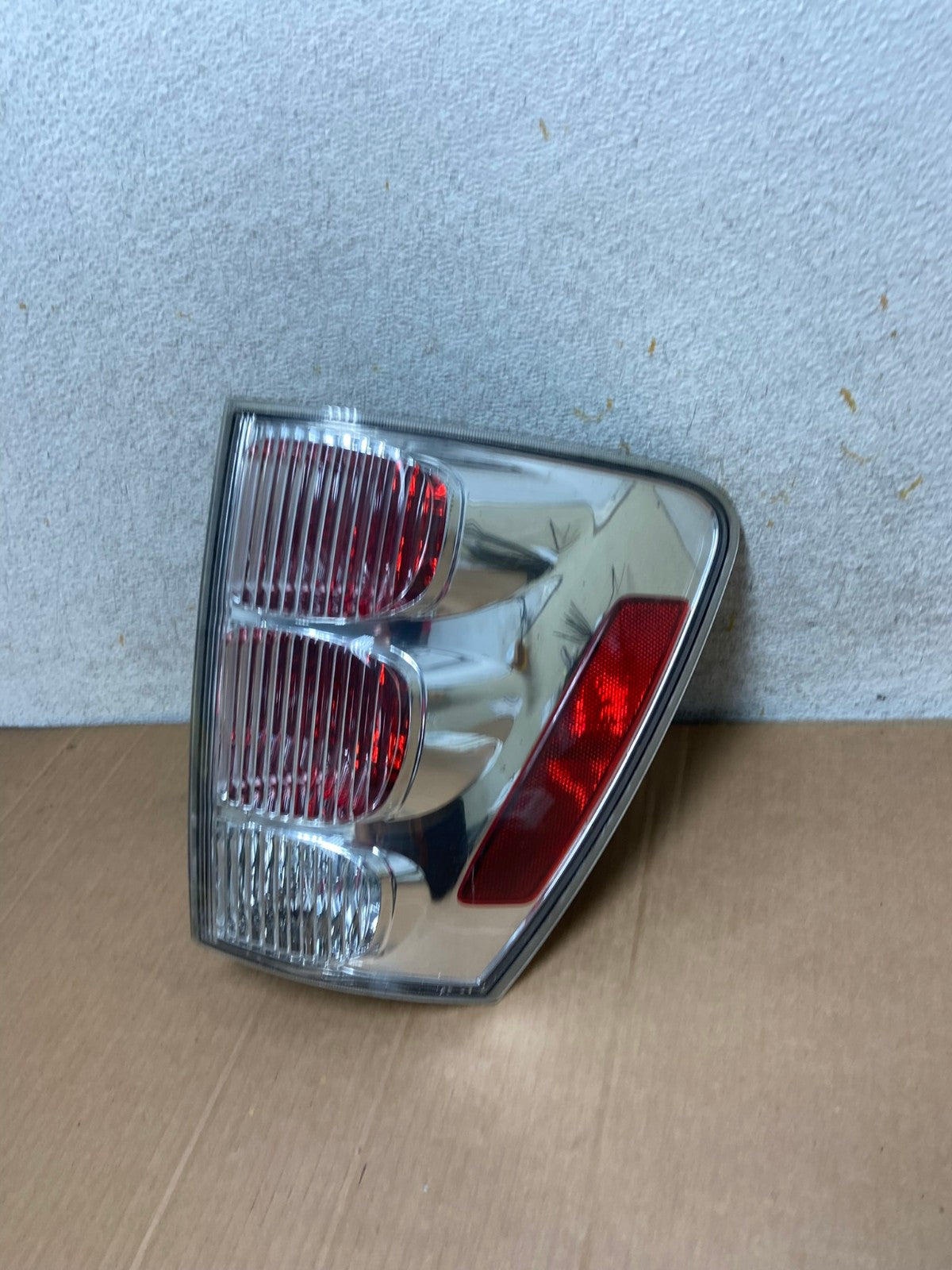 2005 to 2008 Chevrolet Equinox Right Passenger Rh Side Tail Light AI8353 LK1