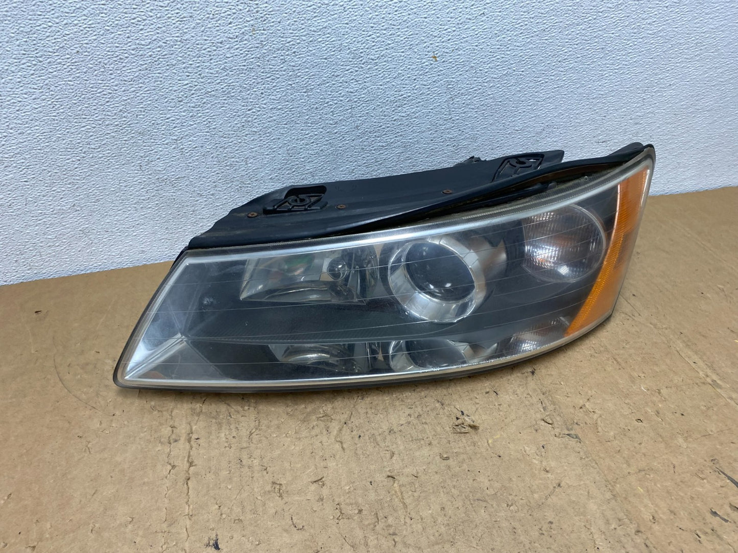 2006 to 2008 Hyundai Sonata Left Driver LH Side Headlight Halogen AD0659 DW0