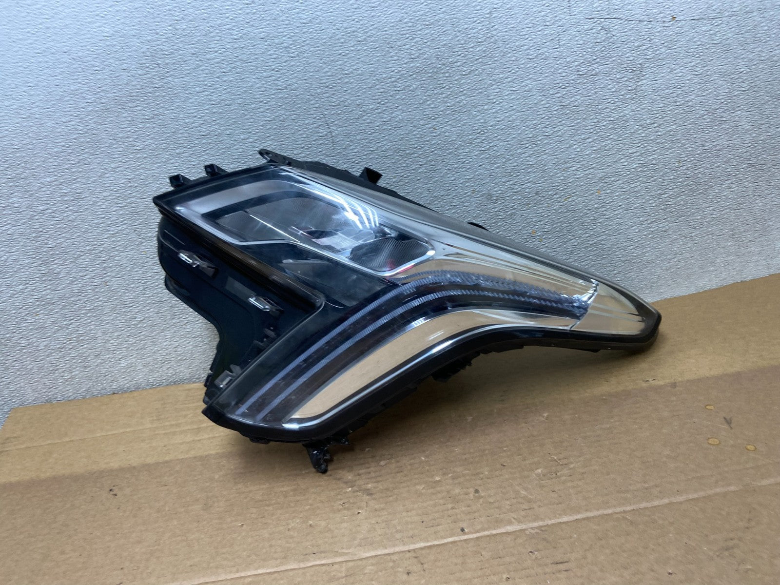 2018 to 2019 Cadillac XTS FULL LED Left Driver LH Side Headlight  AB5074 DG0