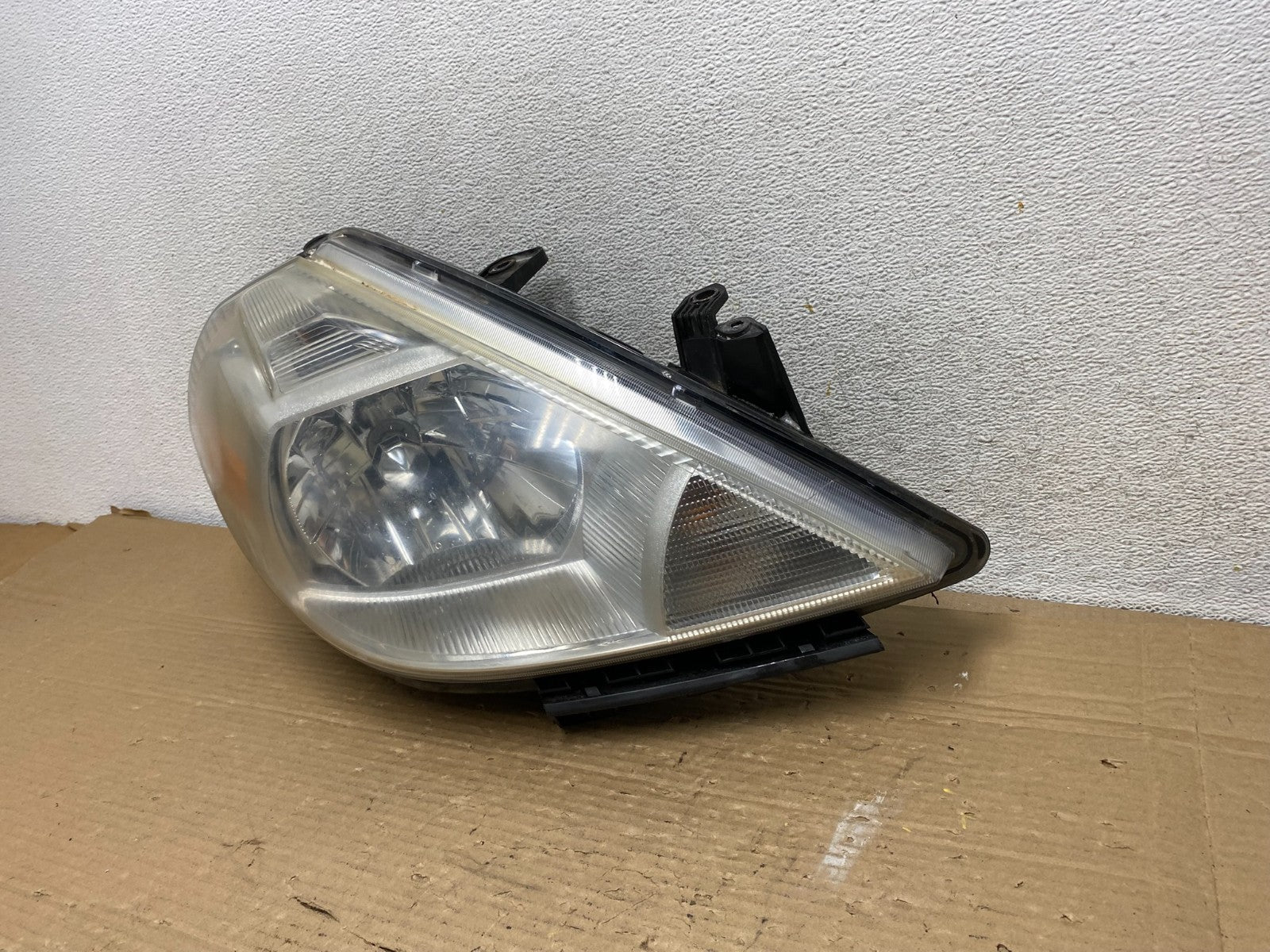 2008 to 2012 Nissan Versa Headlight Right Passenger Rh Side AG9114 DW2