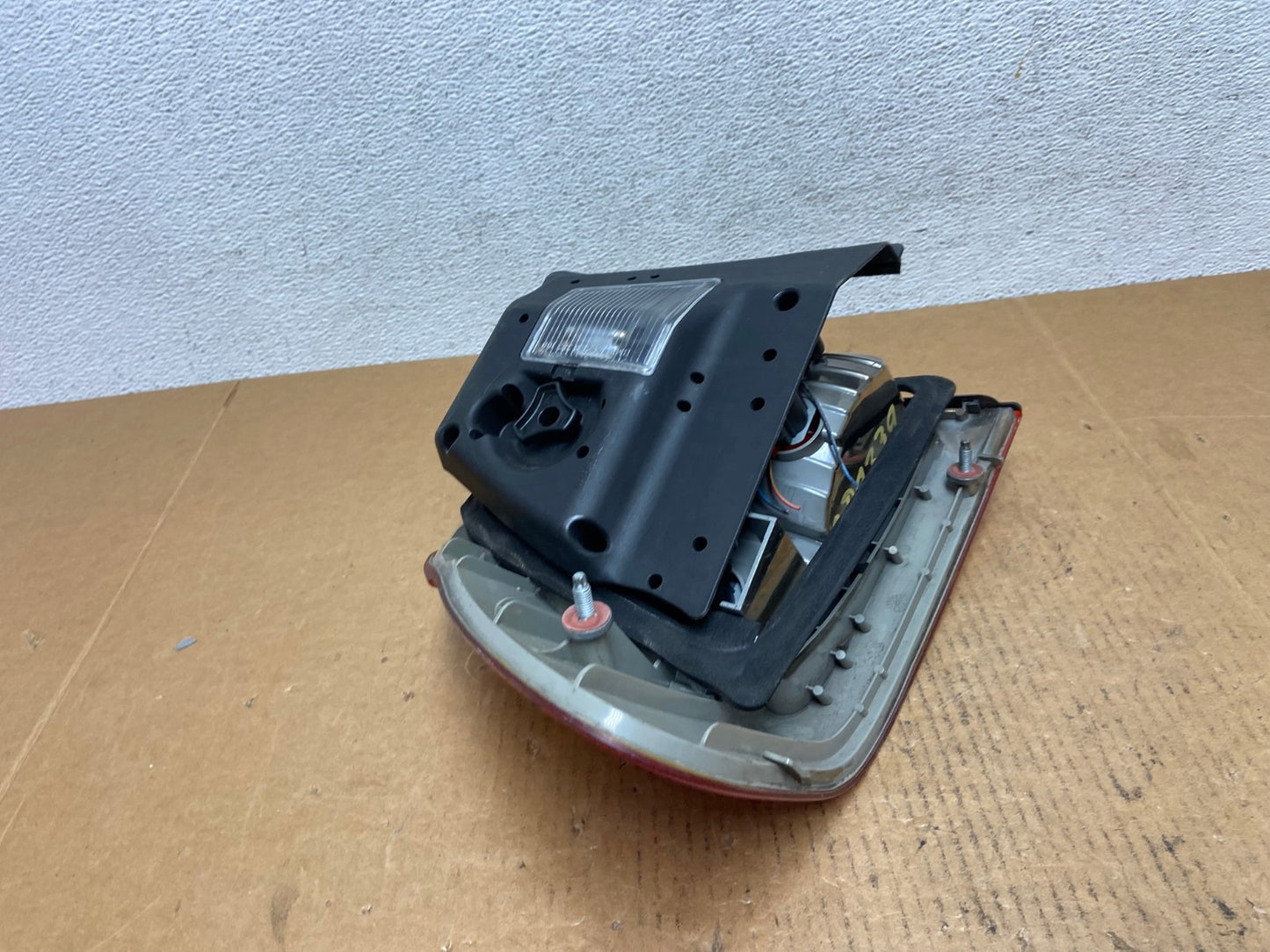 2002 - 2005 BMW 3 E46 Series Right Passenger RH Side Tail Light AD9339 LK5