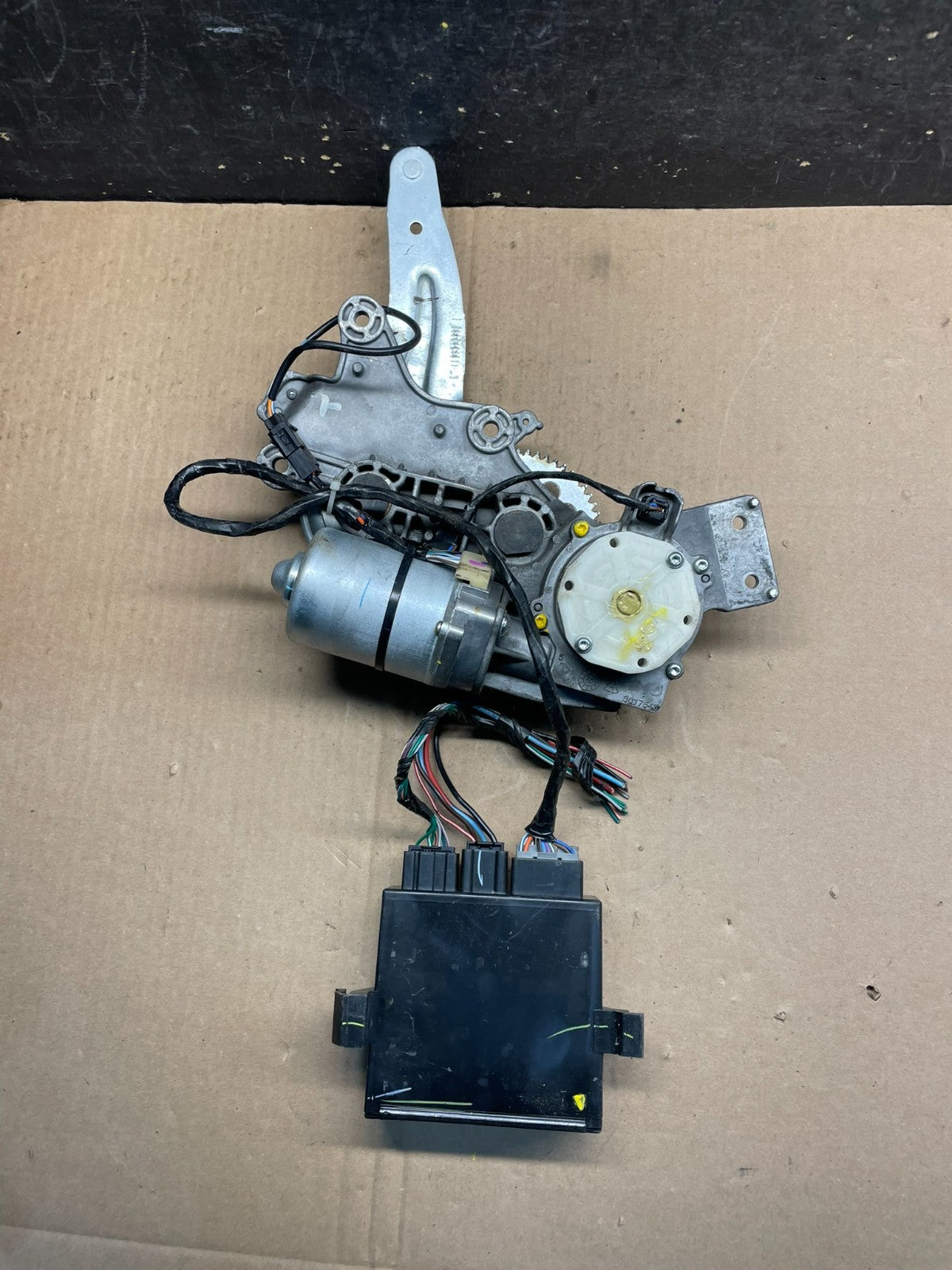 2009-2012 GMC Acadia Power Motor Liftgate Tailgate Control Module T7201 DG5