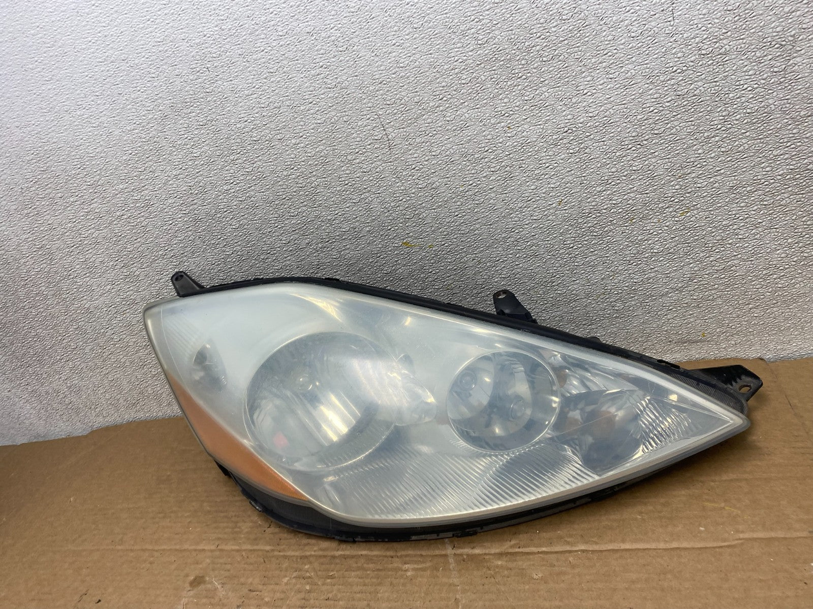 2006 to 2010 Toyota Sienna Right Passenger Rh Side Headlight Halogen Z1381 DW1