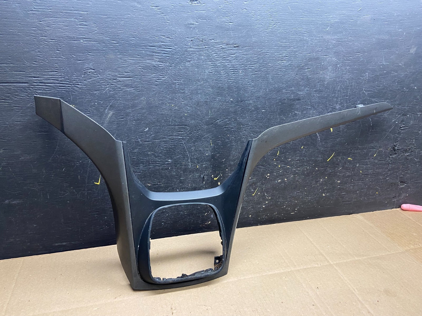 2013 - 2016 Ford Escape Center Dash Radio Gear Shifter Panel Bezel Trim T9256 DG0