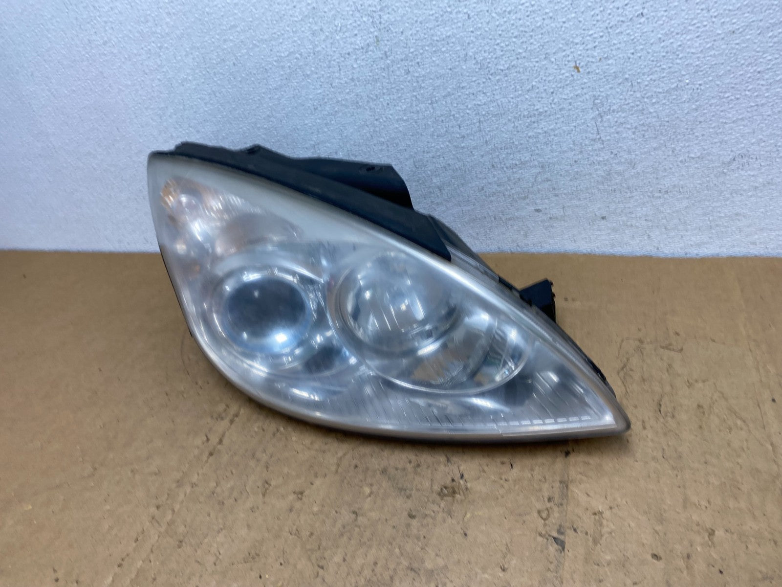 2010 to 2012 Hyundai Elantra Touring Right RH Headlight Halogen AD0508 DG1