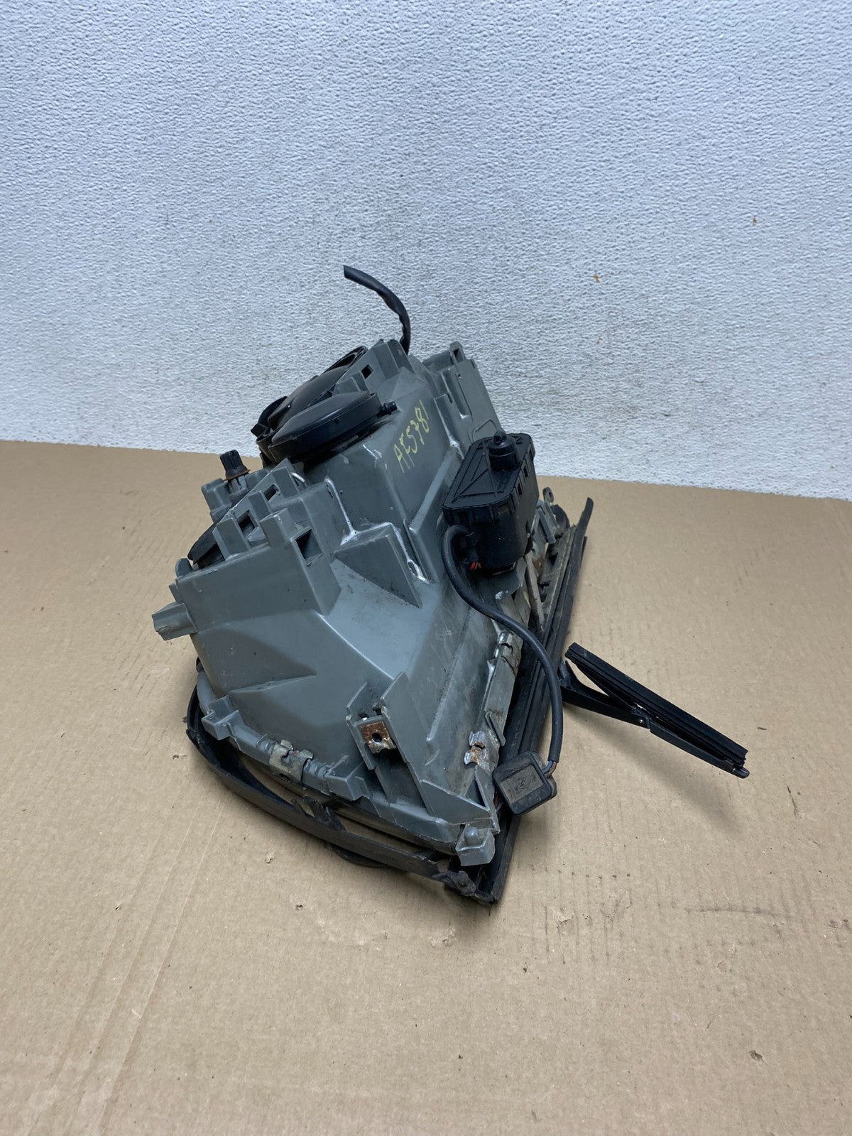 1997-1999 Mercedes W140 S320 S500 Right Passenger Side Headlight AF57817