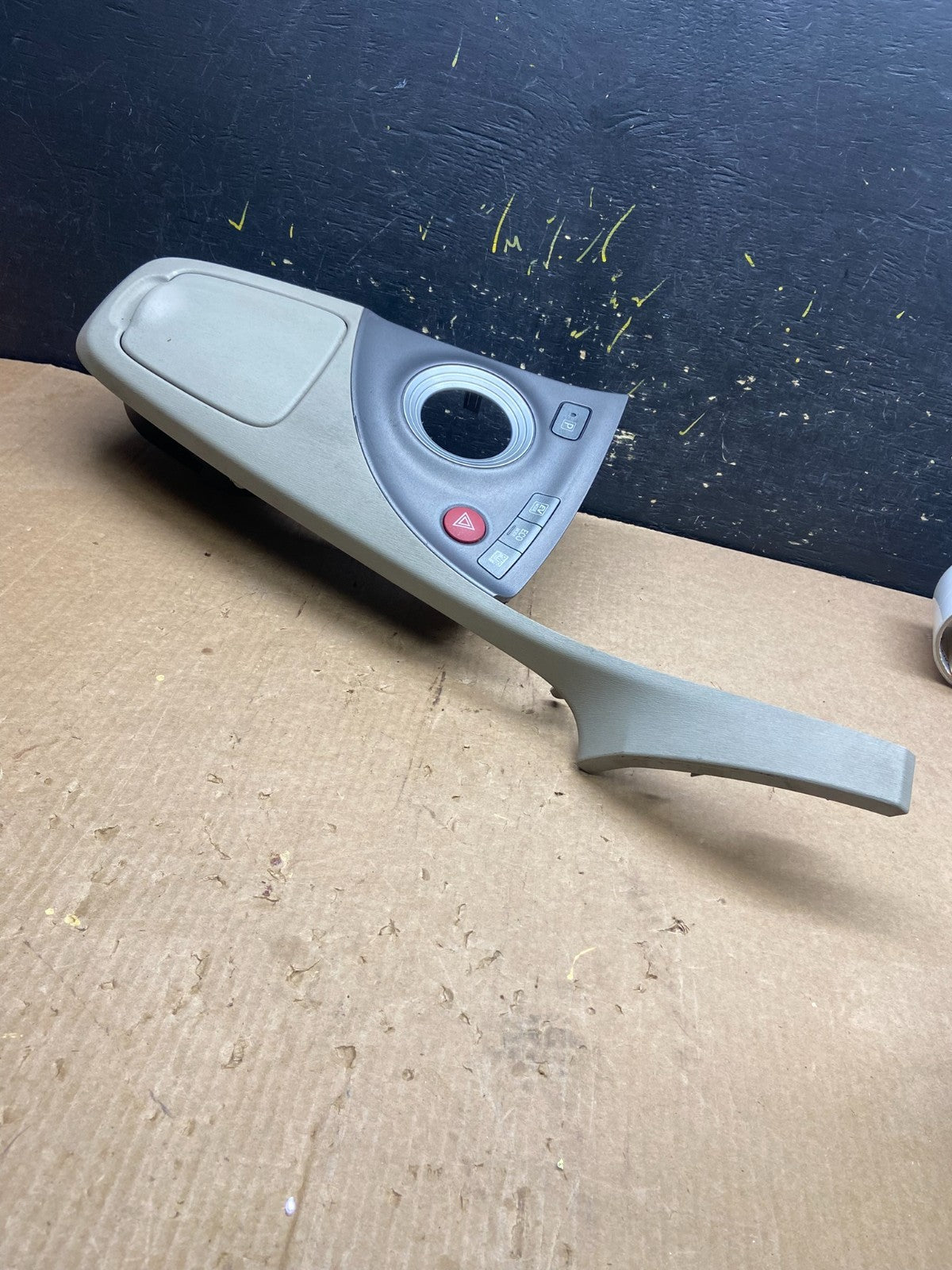 2010 to 2015 Toyota Prius Center Console Cup Holder Trim Bezel Z4197 DG4