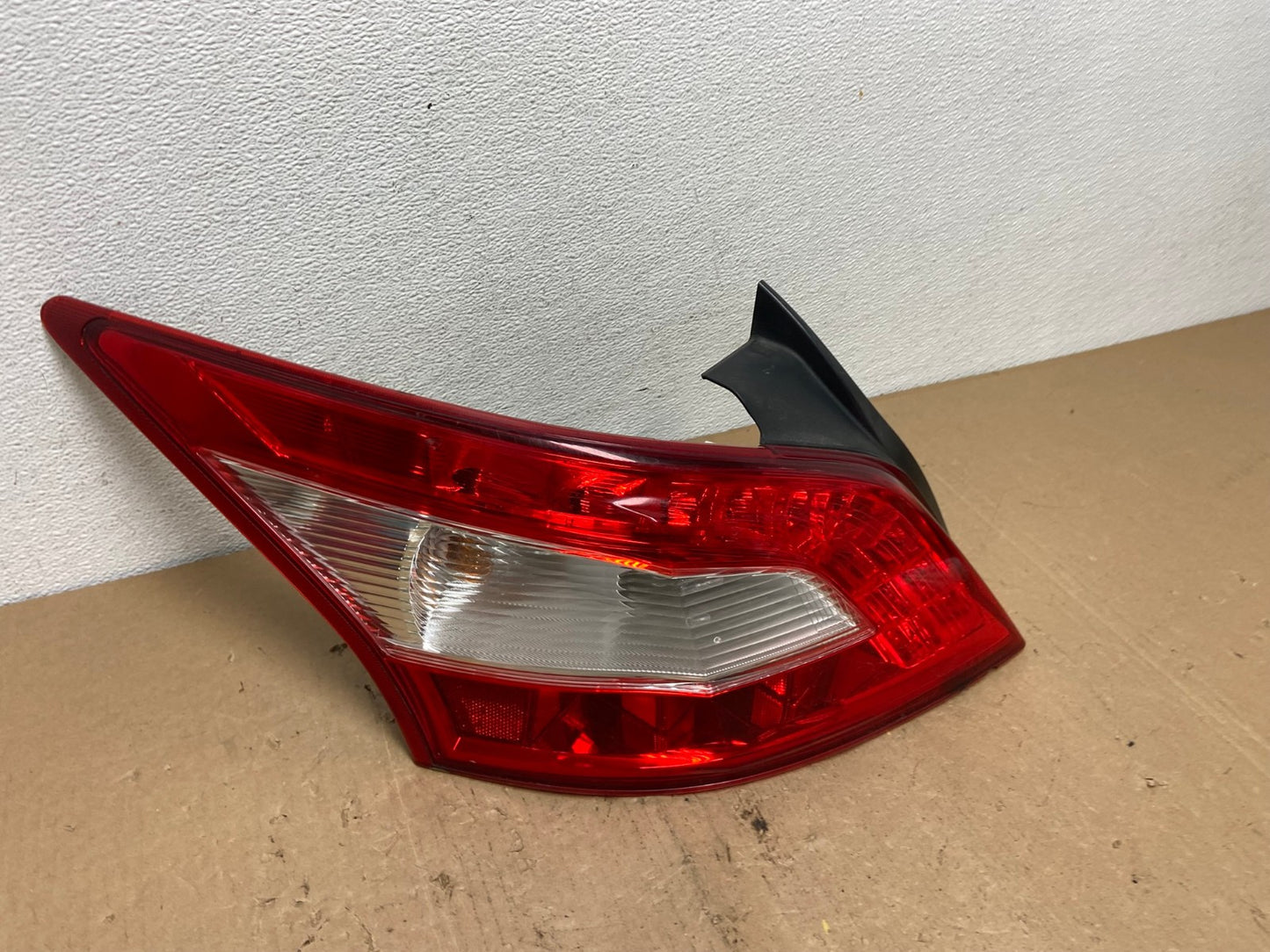 2009 2010 2011 Nissan Maxima Left Driver Lh Side Tail light AC5879 LK2