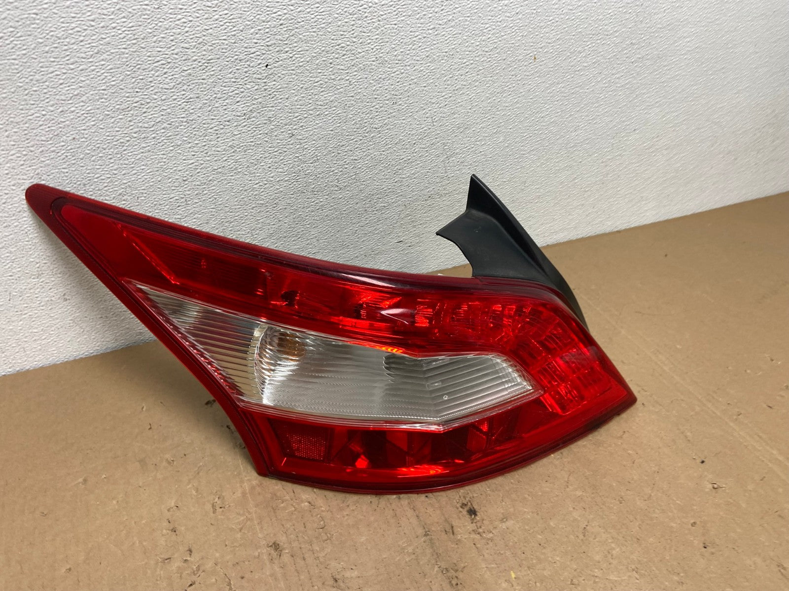 2009 2010 2011 Nissan Maxima Left Driver Lh Side Tail light AC5879 LK2