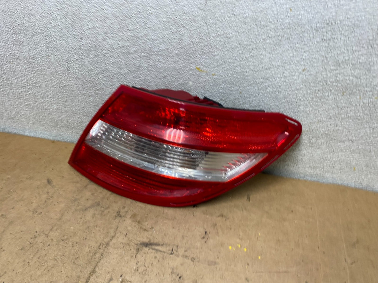 2008 2009 2010 2011 Mercedes C-Class Right Passenger Tail Light Oem X7082 PS1
