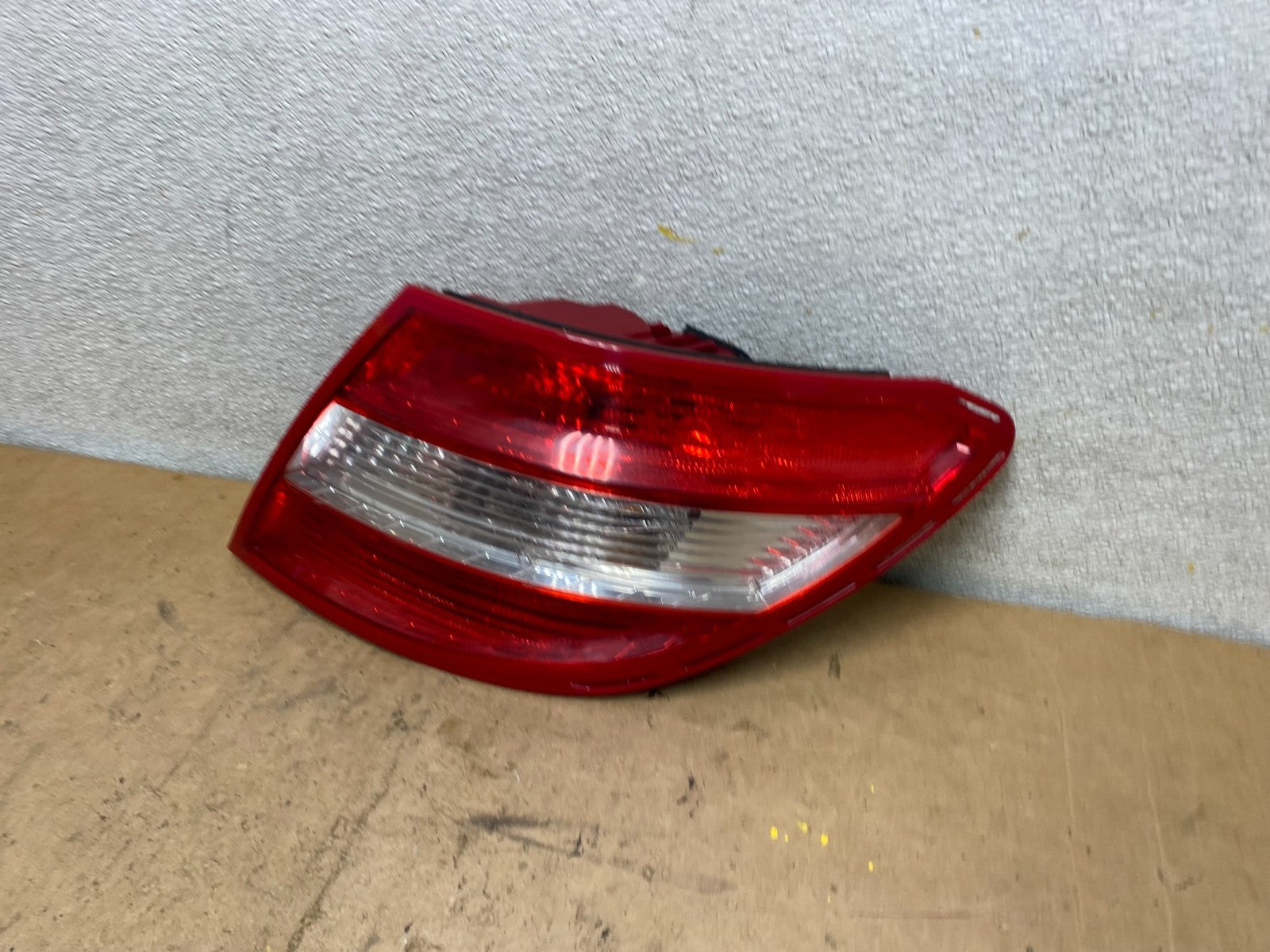 2008 2009 2010 2011 Mercedes C-Class Right Passenger Tail Light Oem X7082 PS1