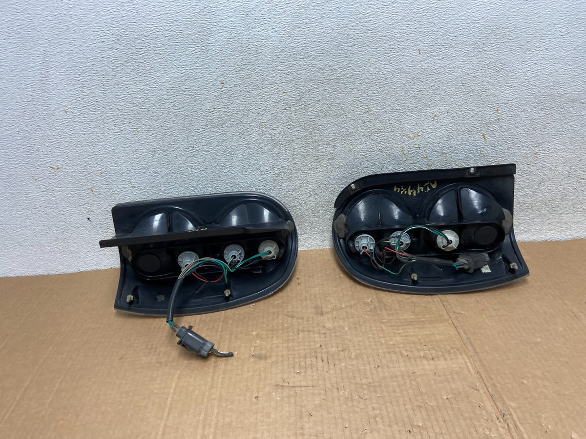 2002 2003 2004 Jeep Liberty Left+Right Set Side Tail Lights AI4444 DG8