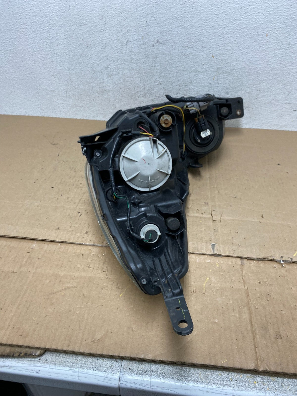 2010-2012 Subaru Legacy Outback Right Passenger Headlight AE6126 DW6