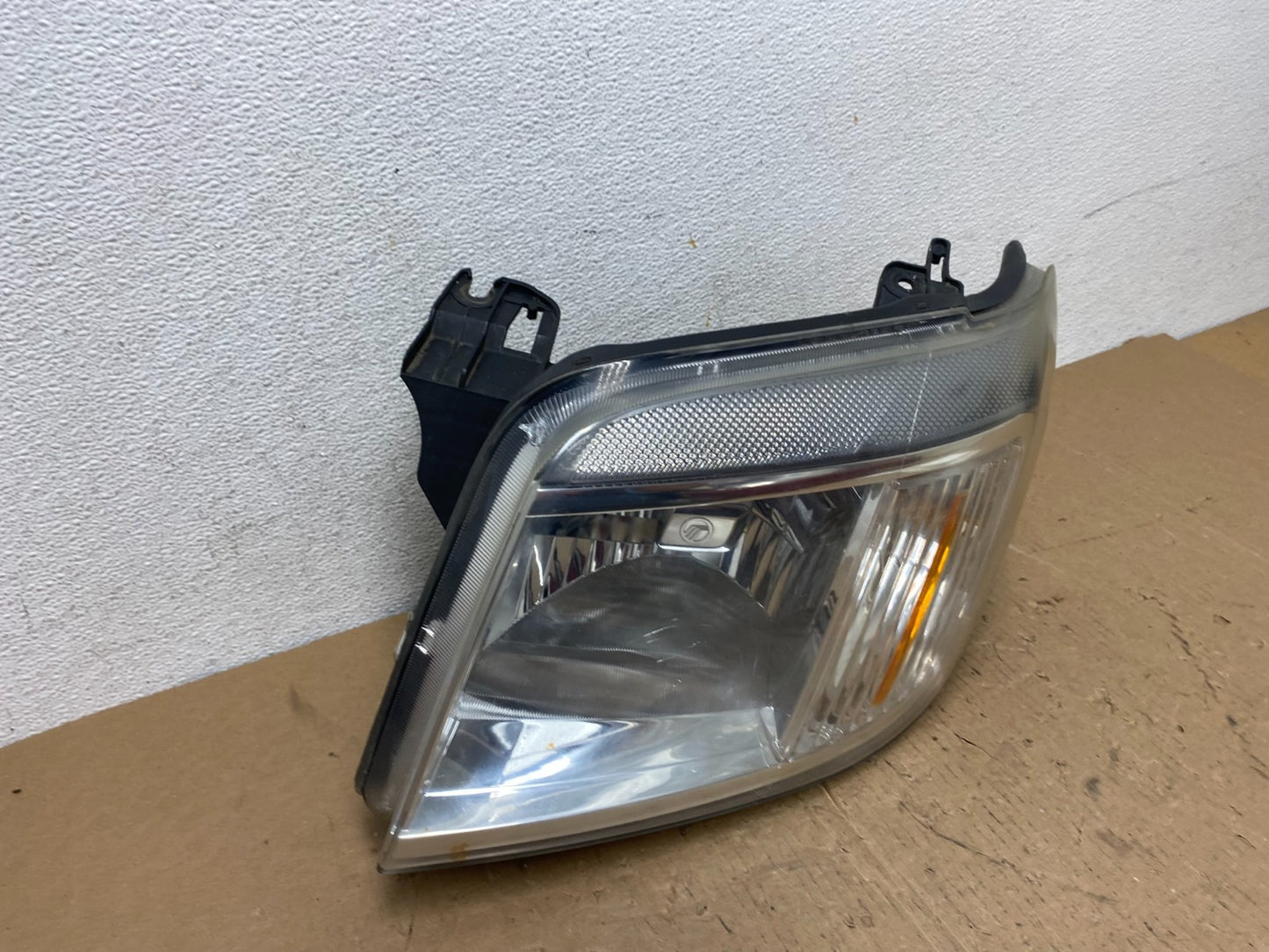 2008 to 2011 Mercury Mariner Left Driver LH Side Halogen Headlight AD8080 DW2