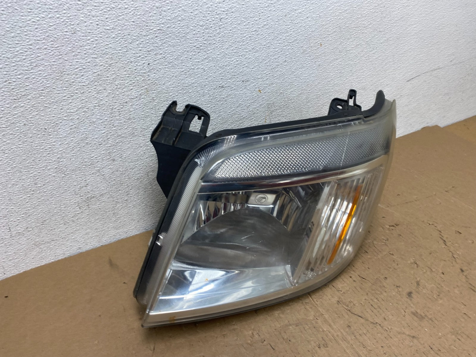 2008 to 2011 Mercury Mariner Left Driver LH Side Halogen Headlight AD8080 DW2