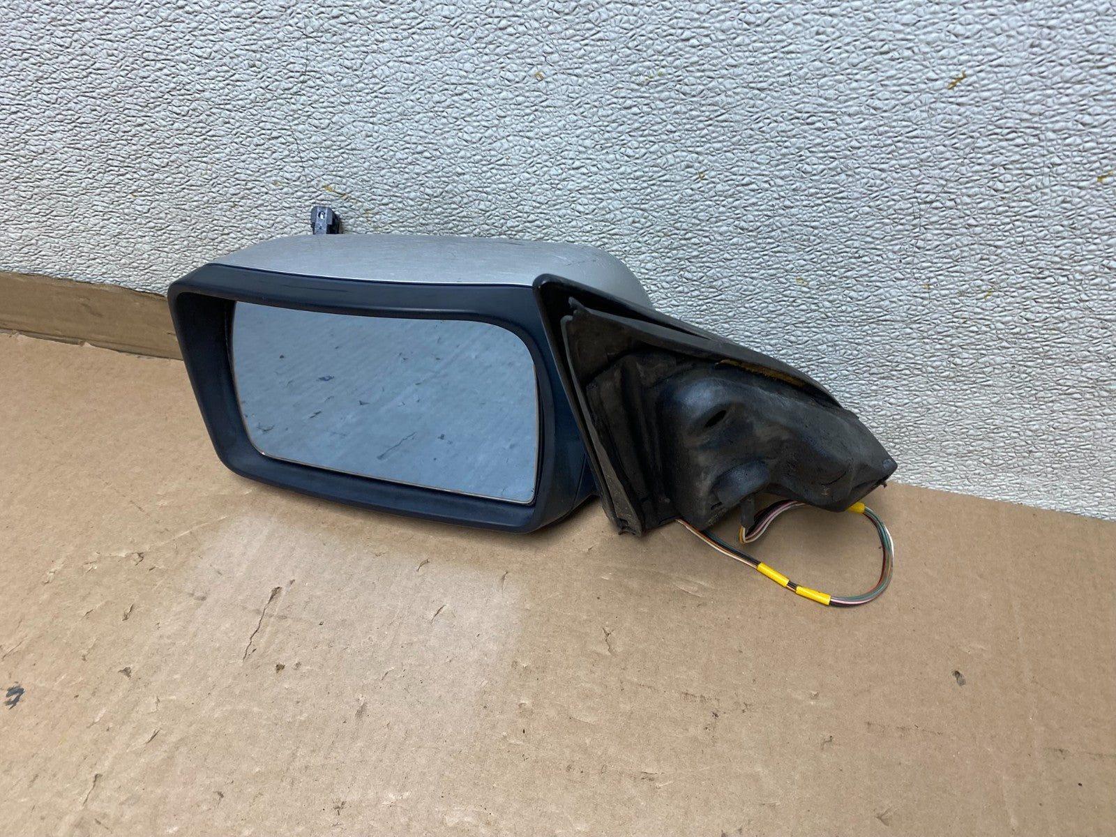 2001 - 2003 BMW 5-Series 525i 530i Left Driver Door View Mirror U8414 DG7