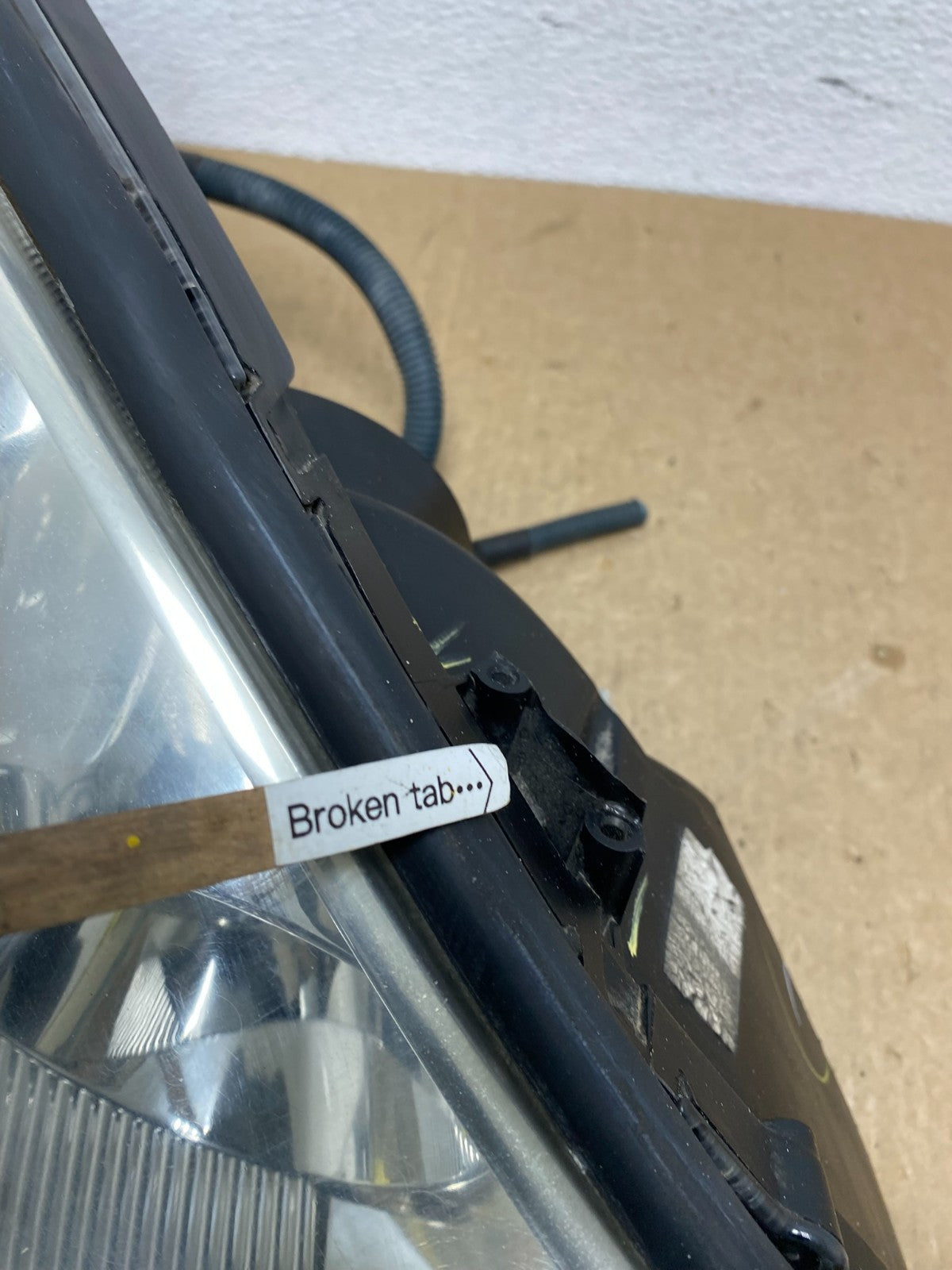 2006 to 2010 Toyota Sienna Right Passenger Rh Side Headlight Halogen AC1343 DW6