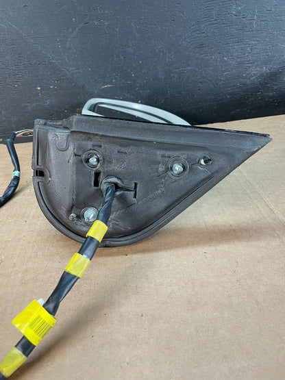 2007 - 2014 Cadillac Escalade Left Driver Door Mirror Turn Signal AE8320 DW4