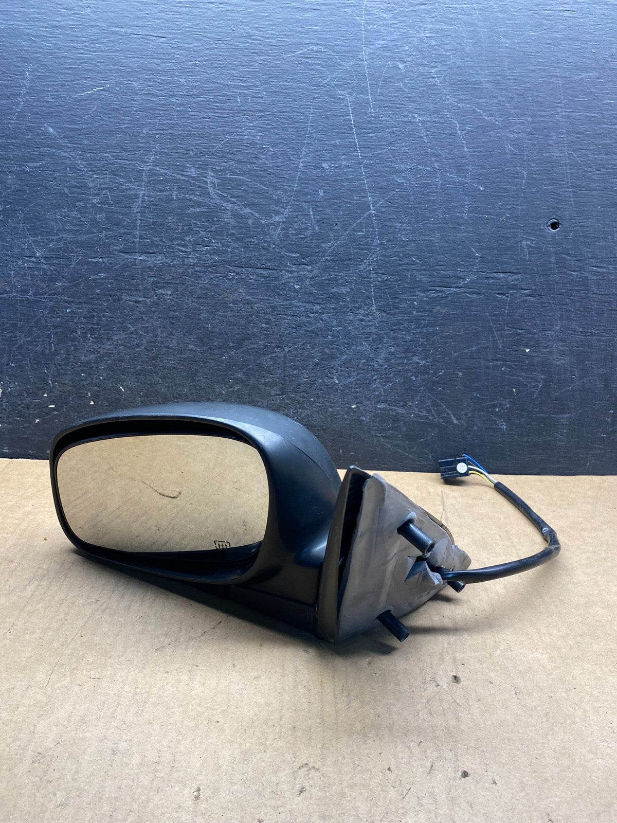 2003 - 2011 Ford Crown Victoria Left Driver Heat View Door Mirror AH7042 DW11