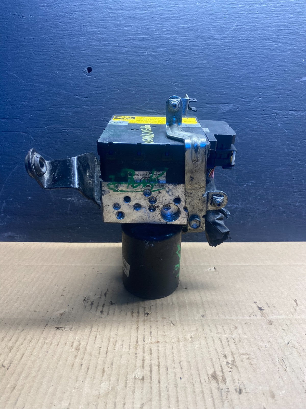 2004 - 2009 Toyota Prius ABS Brake Pump Anti Lock Module AD0472 DW1