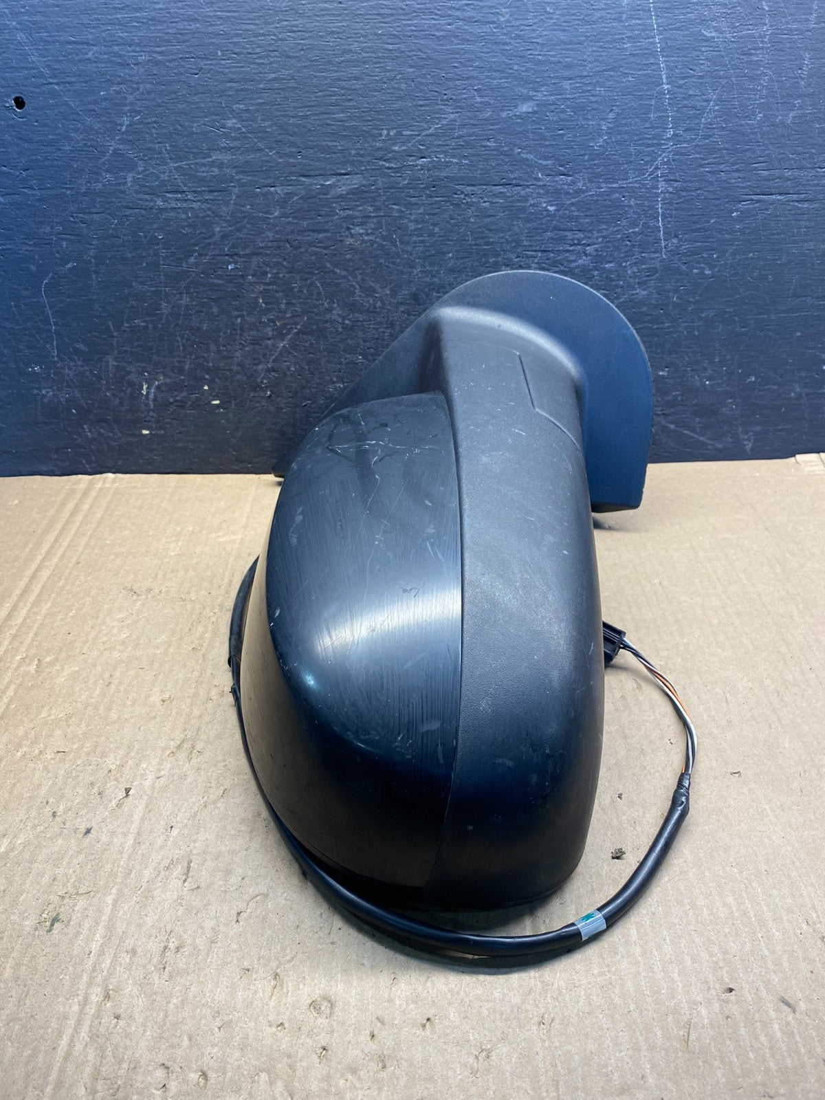 2009 to 2014 Gmc Yukon Right Passenger Side View Door Mirror AE7652 DW0
