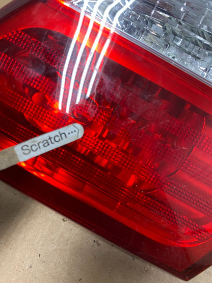 2000-2001 Infiniti i30 Right Passenger Rh Side Tail Light Inner Oem O9799 DW3