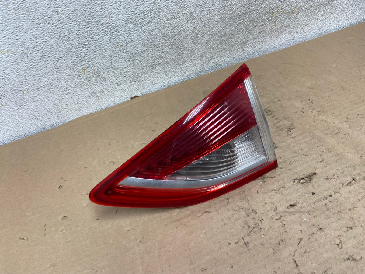 2013 to 2016 Ford Escape Right Passenger RH Side Inner Tail Light AI1128 LK2