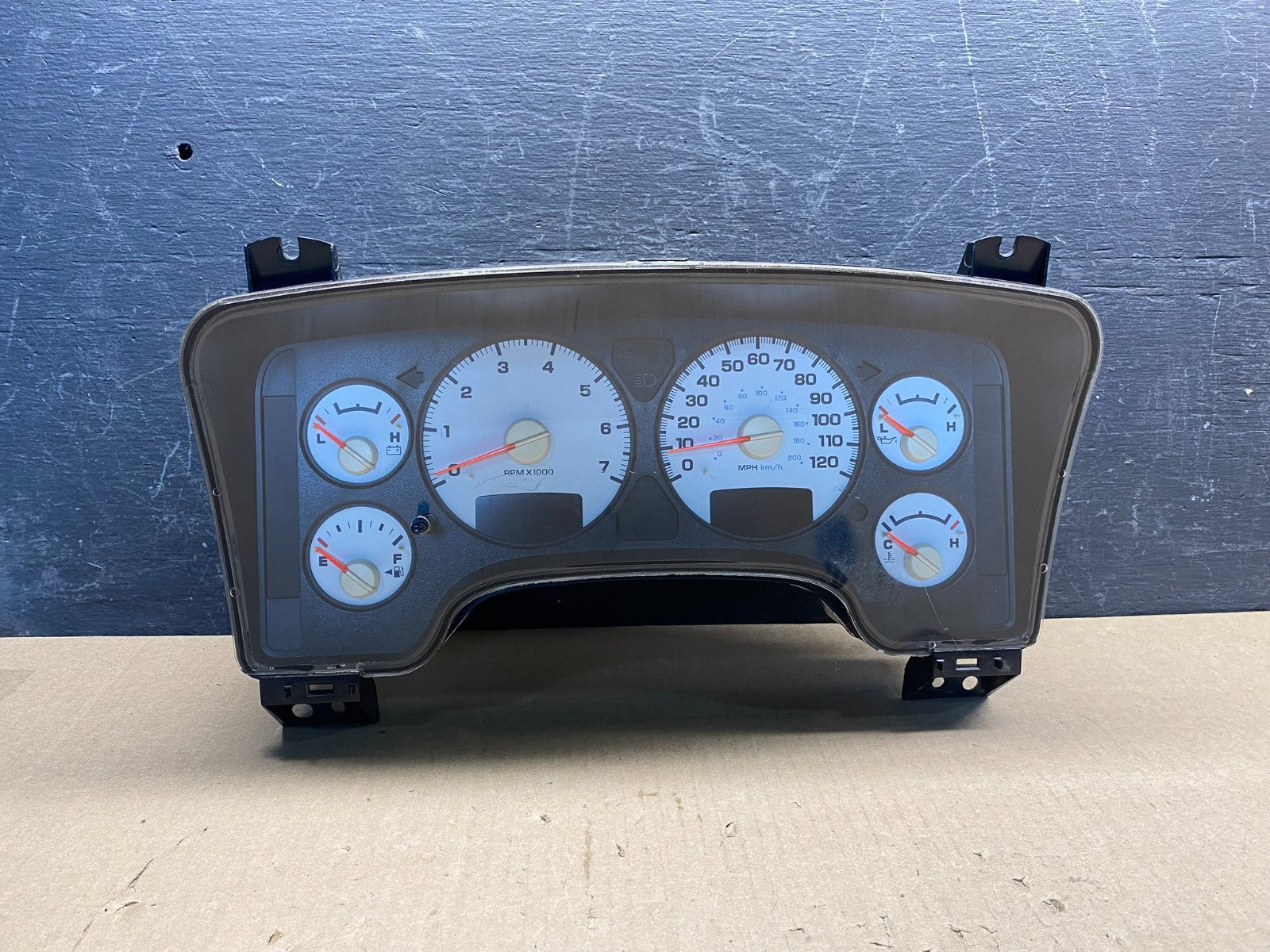 2004 2005 Dodge Ram 1500 Instrument Speedometer Gauge Cluster AG9378 DG0