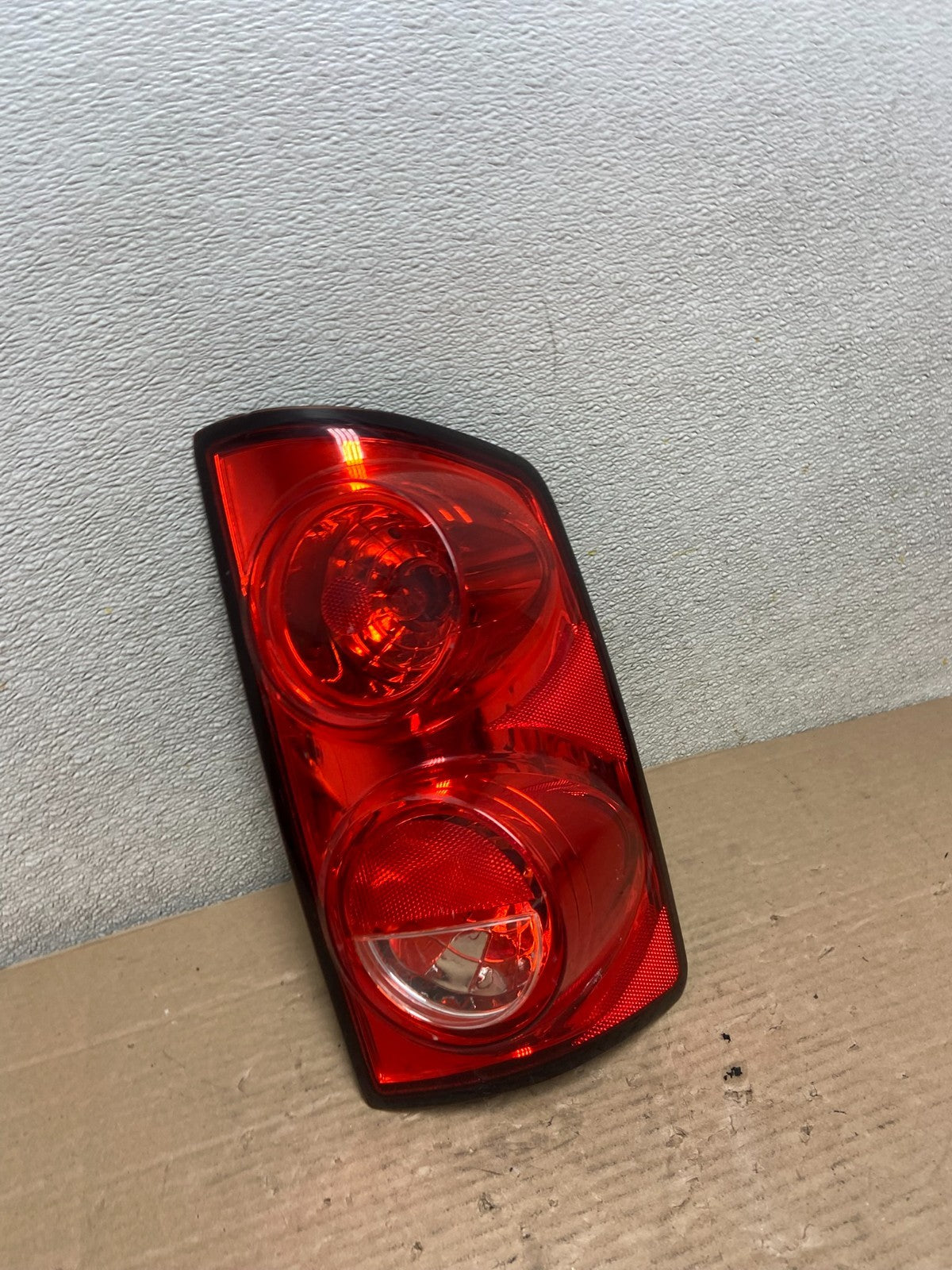 2007 - 2009 Dodge Ram 1500 2500 Right Passenger Rh Side Tail Light AA9355 LK2