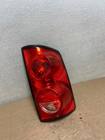 2007 - 2009 Dodge Ram 1500 2500 Right Passenger Rh Side Tail Light AA9355 LK2