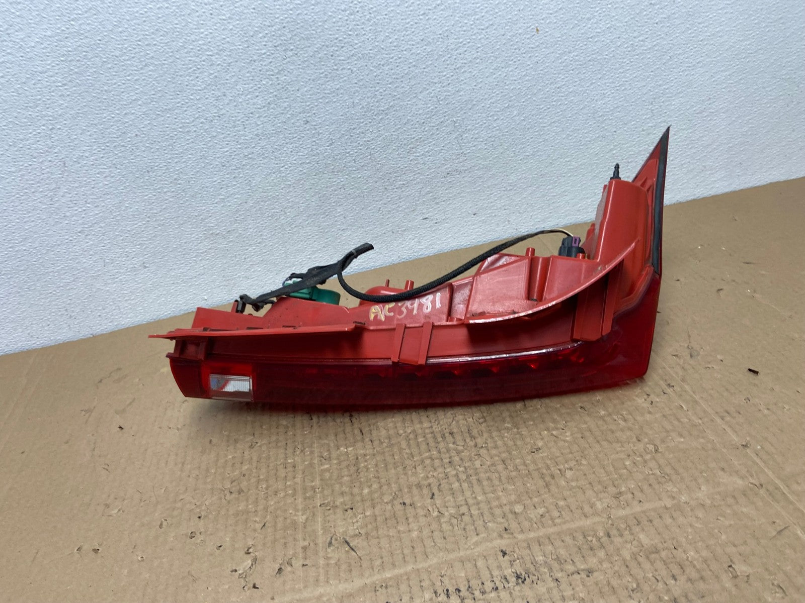 2010 to 2016 Cadillac Srx Right Passenger Rh Side Tail Light OEM AC3981 LK4