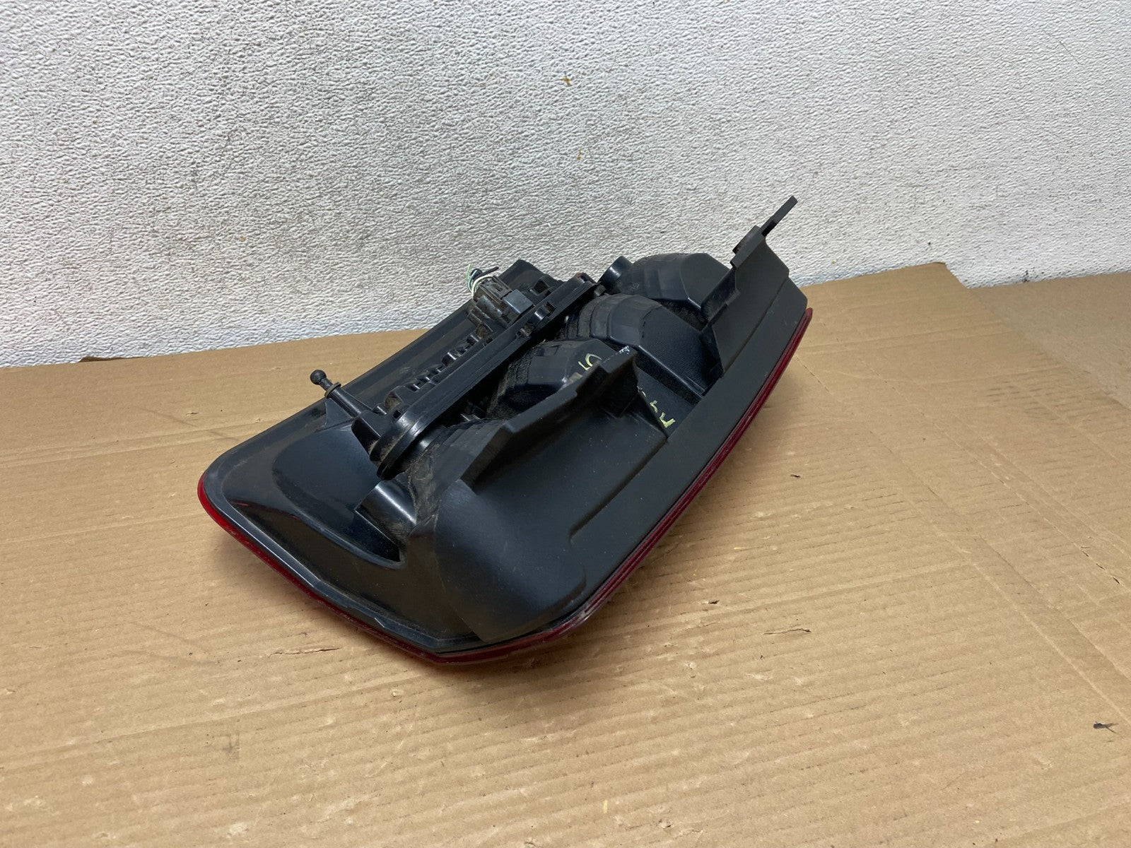2008 to 2012 Jeep Liberty Left Driver Side Lh Tail Light AG8935 DW4