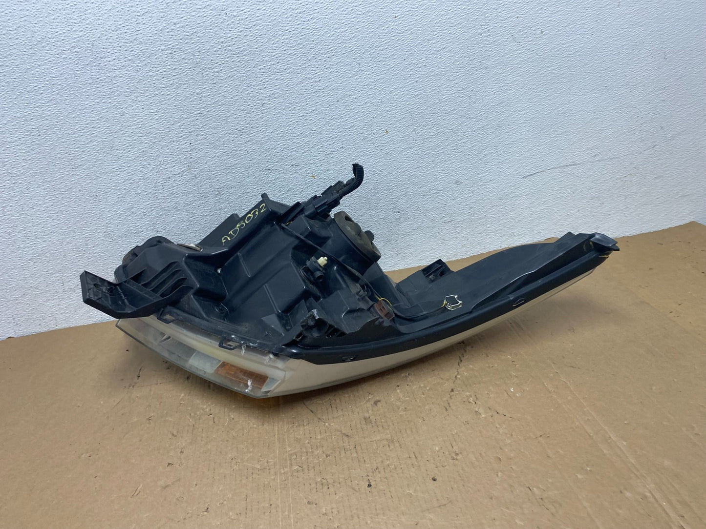 2011 to 2015 Ford Explorer Left Driver LH Halogen Headlight AD8032 DW6