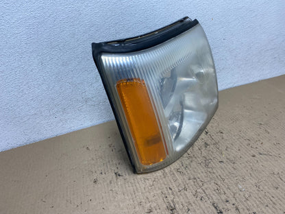 2002-2006 Cadillac Escalade Right Passenger Side Xenon HID Headlight AF72062