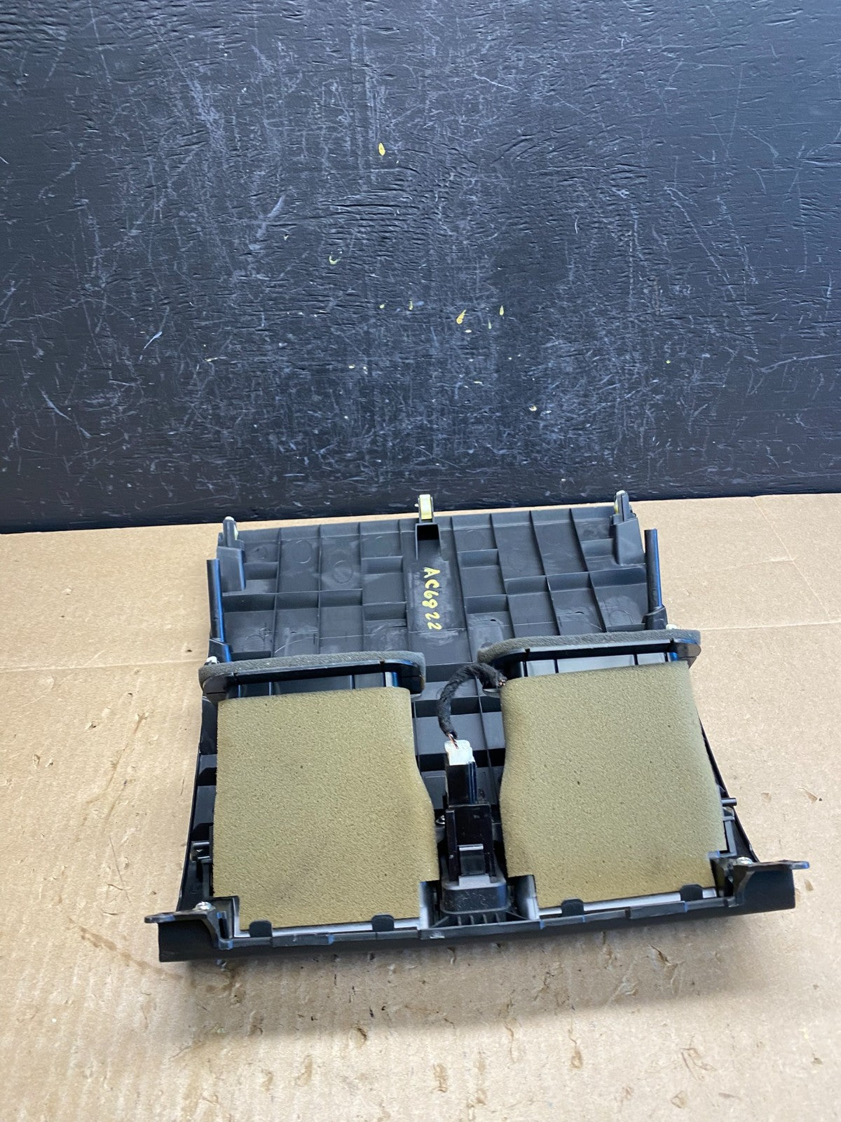 2007 to 2009 Mazda 3 Center Dash Hazard Air Vent Cover Switch ac6822 DG3
