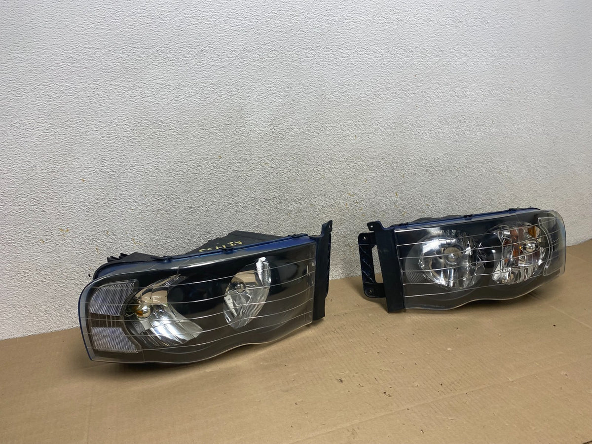 2002 to 2005 Dodge Ram Left+Right Side Halogen Headlights AI1433 DW2
